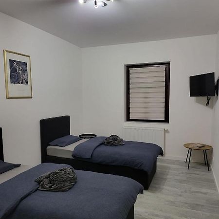 Place To Sleep - Kassel: Direkt An Der Uni Esterno foto
