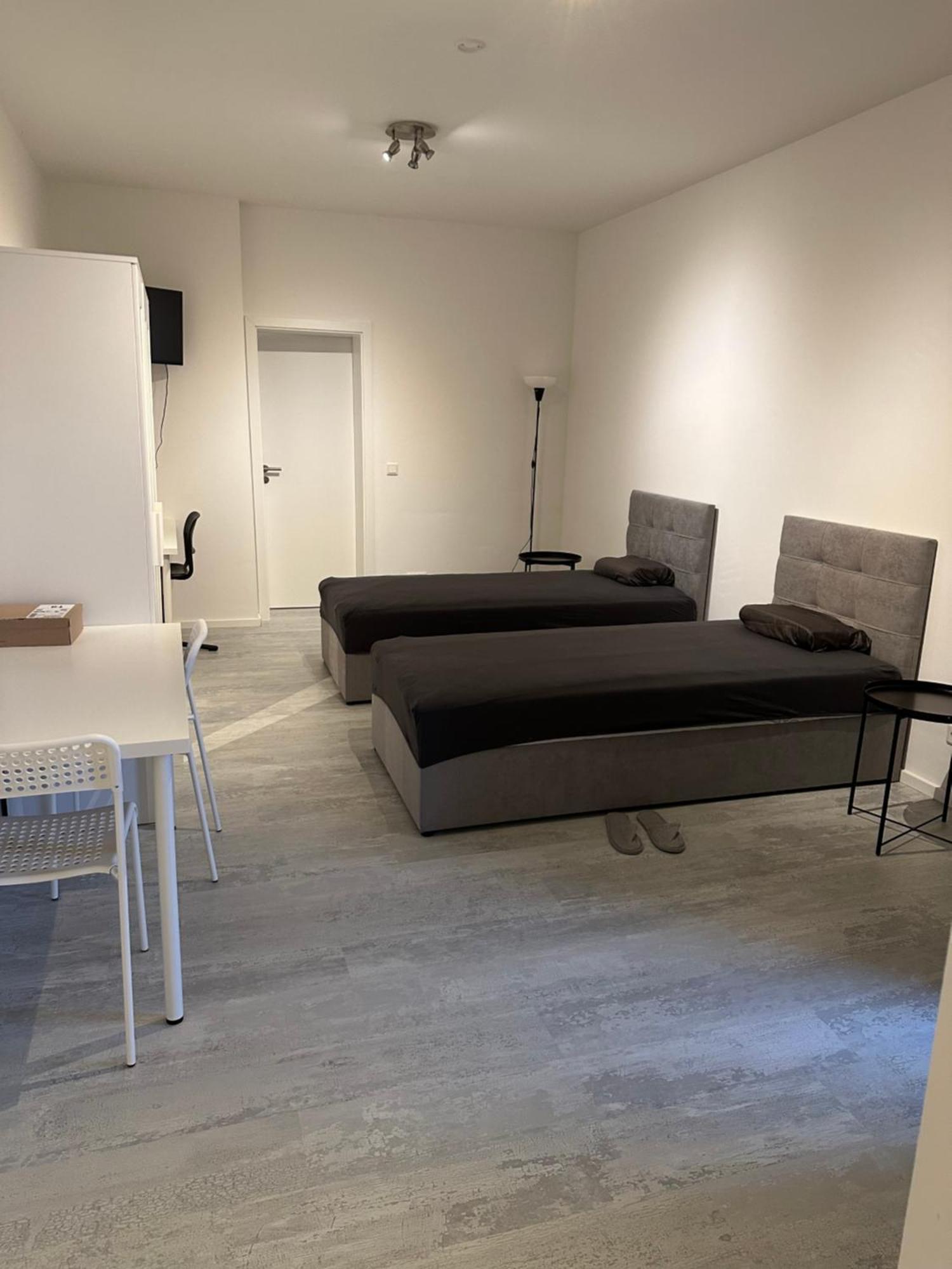 Place To Sleep - Kassel: Direkt An Der Uni Esterno foto