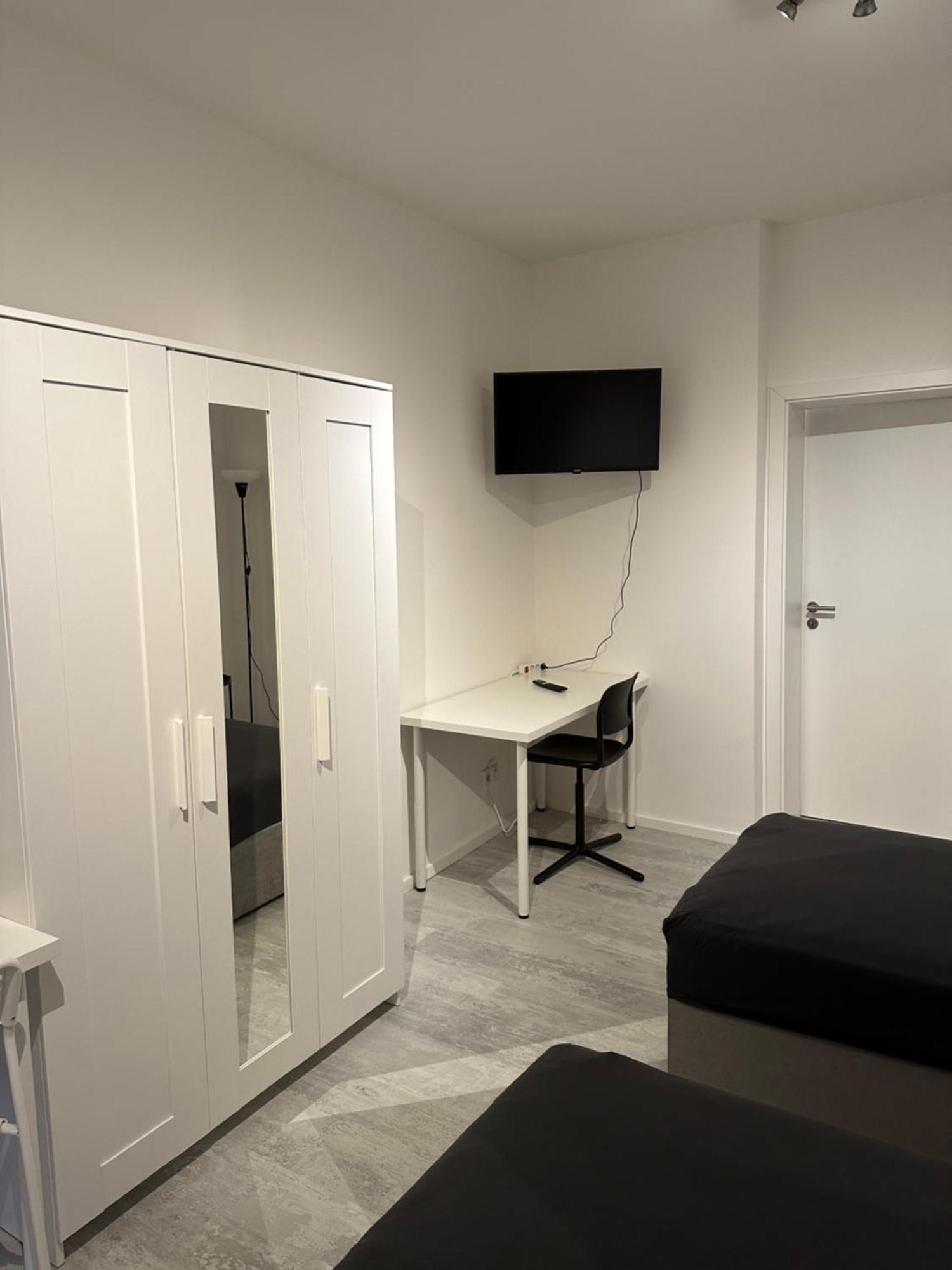 Place To Sleep - Kassel: Direkt An Der Uni Esterno foto